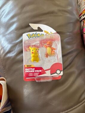 Pokemon Pikachu & Charmander Figure Duo - Yellow & Orange